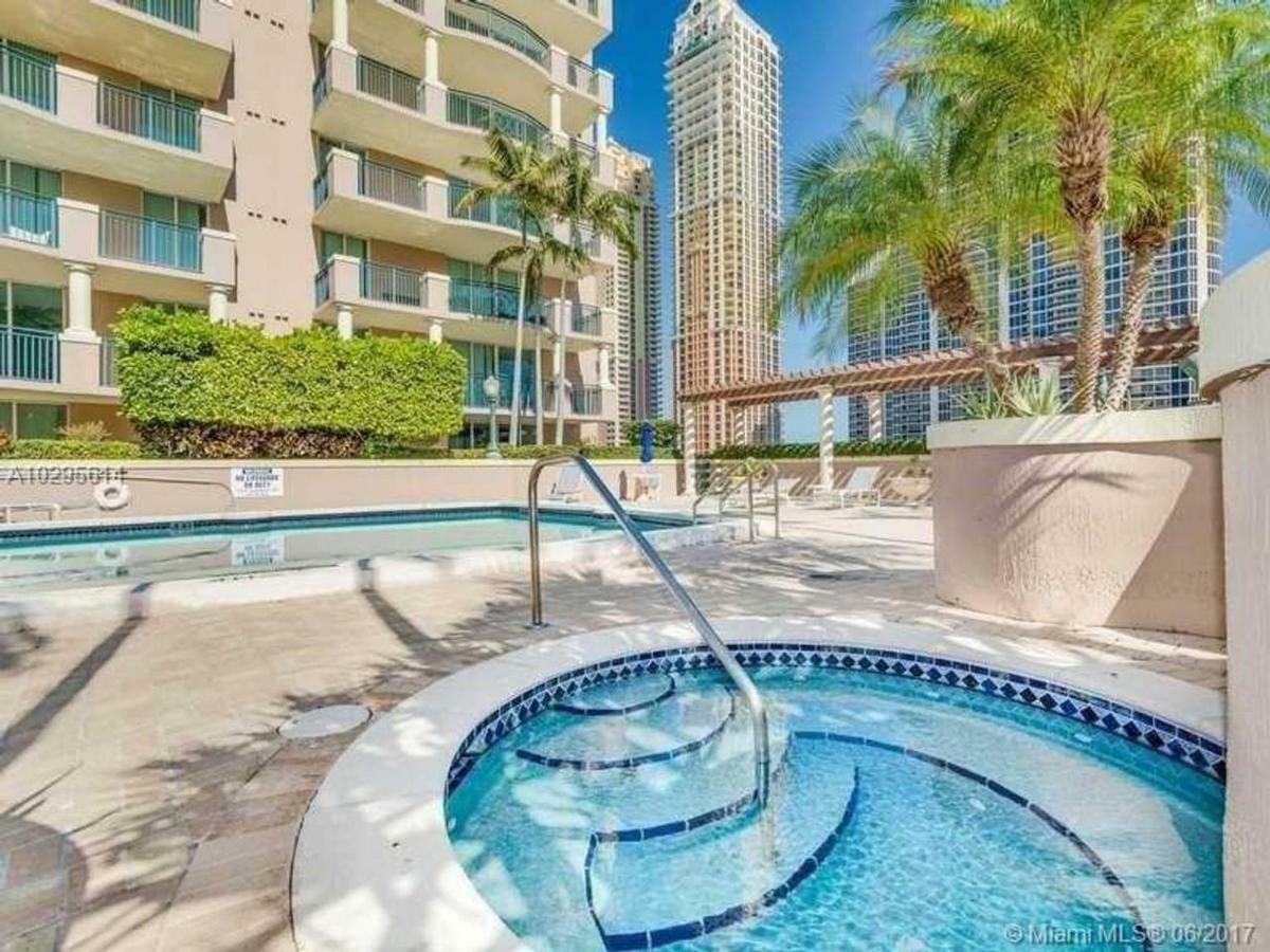 Stylish Modern 2Bd/2Bth Apt. Min To Beach Miami Beach Bagian luar foto